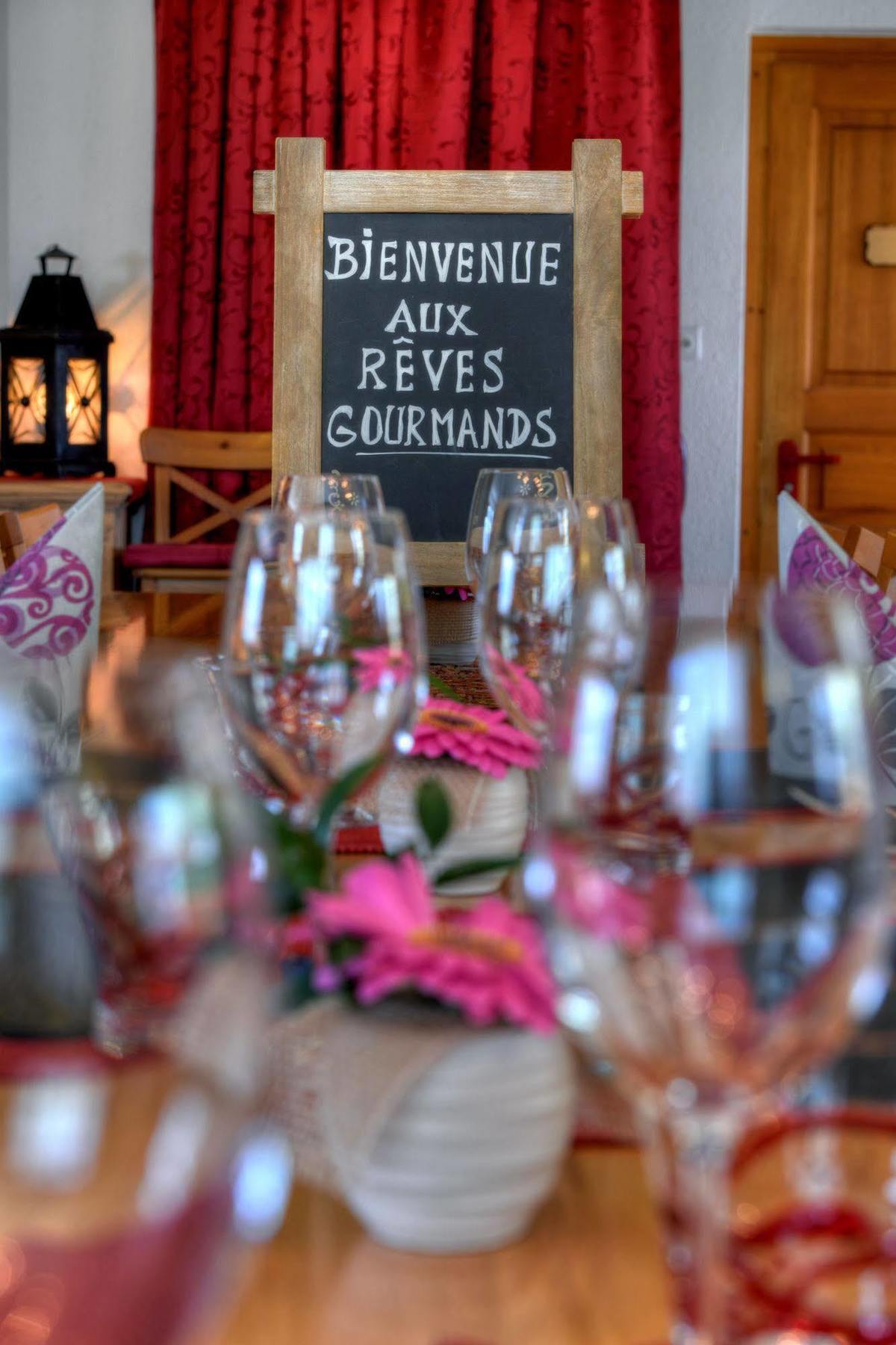 Vernayaz Reves Gourmands, Hotellerie & Gastronomie מראה חיצוני תמונה